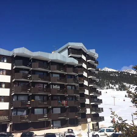 Apartment Proche Pistes Et Commerces Avec Parking, Balcon, Animaux Acceptes - Fr-1-445-210 *